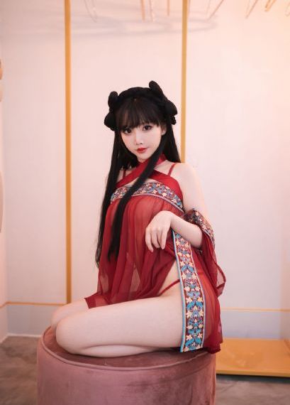 年轻丰满的继母3免费